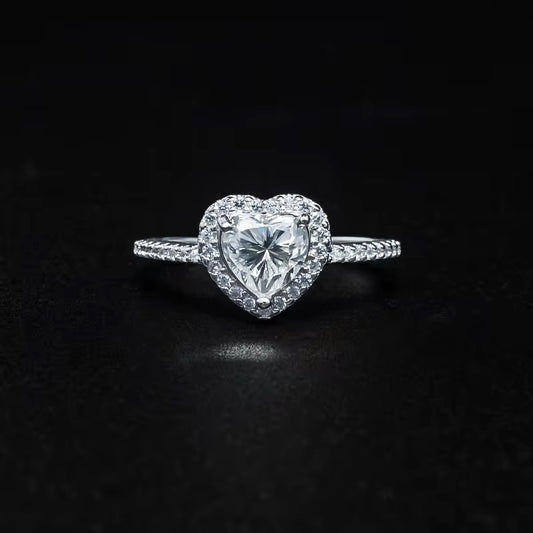 ✨Moissanite Heart Pave Halo Ring
