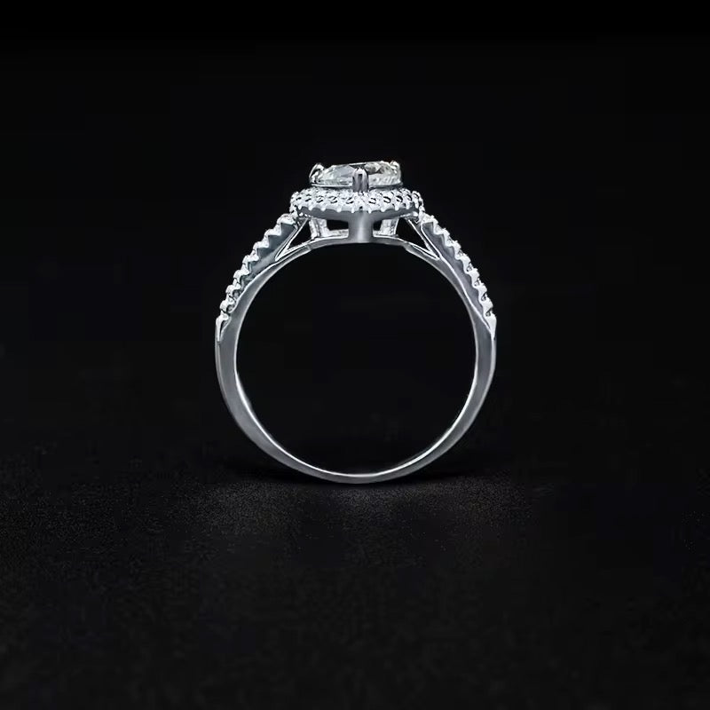 ✨Moissanite Heart Pave Halo Ring