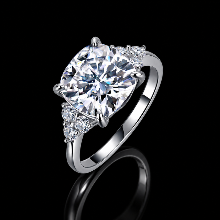 The Roung-Cut Engagement Ring