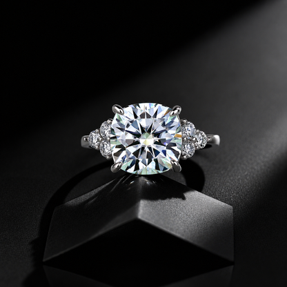 The Roung-Cut Engagement Ring