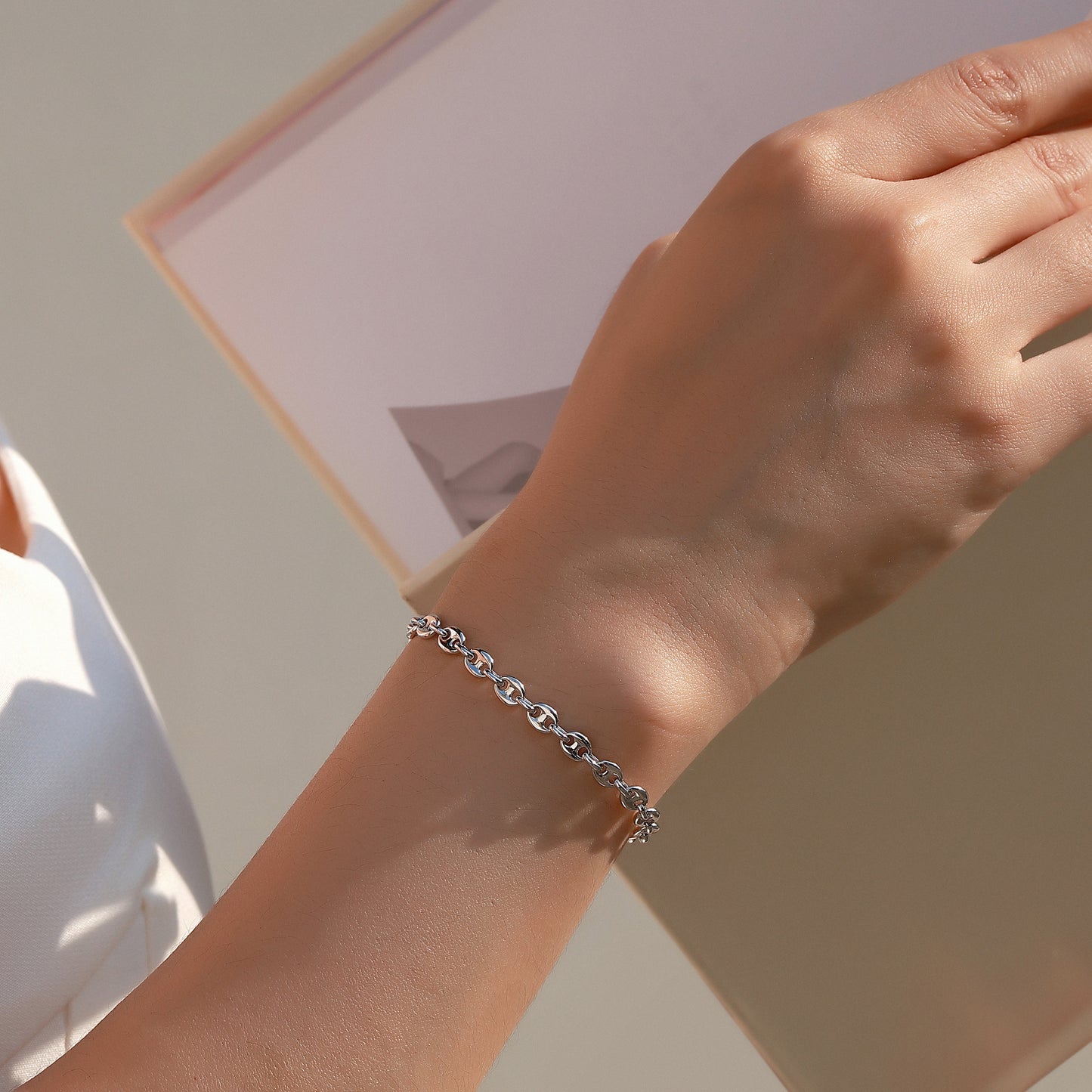 The Oval Link Chain Bracelet